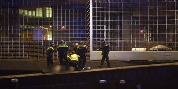 Άμστερνταμ: Ανταλλαγή πυροβολισμών από άγνωστο άνδρα με αστυνομικούς