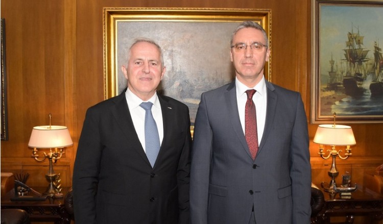 Με τους πρέσβεις Τουρκίας και Γερμανίας συναντήθηκε ο Ευάγγελος Αποστολάκης