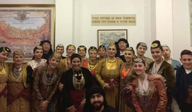 Με μηνύματα για τα 100 χρόνια από τη Γενοκτονία των Ποντίων και τη Μακεδονία έκοψαν την πίτα τους