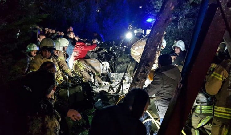 Κωνσταντινούπολη: Στρατιωτικό ελικόπτερο συνετρίβη σε κατοικημένη περιοχή (βίντεο)