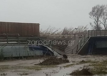 Κρήτη: Έπεσε και  η γέφυρα στον Πλατανιά (βίντεο)