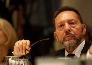 Στουρνάρας για τηλεφώνημα Πολάκη: Να παρέμβουν οι δικαστικές Αρχές