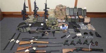 ΗΠΑ: Συνελήφθη υποπλοίαρχος του Λιμενικού θαυμαστής του Μπρέιβικ, και κατασχέθηκε το οπλοστάσιό του