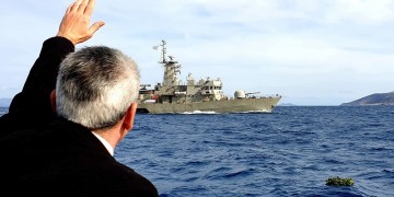 Μνημόσυνο και στεφάνι στα Ίμια στη μνήμη Βλαχάκου, Γιαλοψού, Καραθανάση