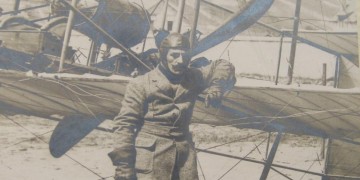 Η ζωή και η δράση του θρυλικού πρώτου Έλληνα στρατιωτικού αεροπόρου