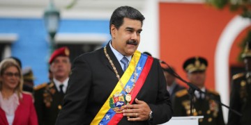 Ο Μαδούρο προτείνει πρόωρες εκλογές για την Εθνοσυνέλευση