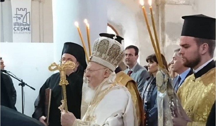 Πατριαρχική Θεία Λειτουργία στον Άγιο Χαράλαμπο Κρήνης (Τσεσμέ) – Το μήνυμα Βαρθολομαίου