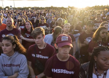ΗΠΑ:  Εγκρίθηκε σχέδιο νόμου που προβλέπει αυστηρότερους ελέγχους στις πωλήσεις όπλων