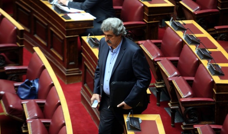 Πρόταση μομφής κατά του Πολάκη θα καταθέσει η ΝΔ