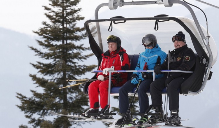 Ρωσία: Πούτιν και Λουκασένκο κάνουν μαζί σκι, παρά τις τεταμένες σχέσεις τους