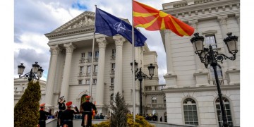 Τα Σκόπια και επισήμως στο ΝΑΤΟ