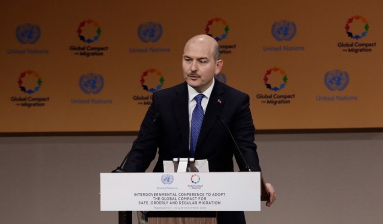 Υπουργός της Τουρκίας απειλεί εμμέσως την ΕΕ με 30.000 πρόσφυγες τη μέρα