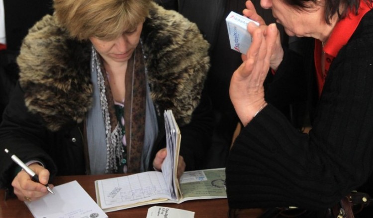Επιστρέφουν τα βιβλιάρια και οι χειρόγραφες συνταγές στα νοσοκομεία