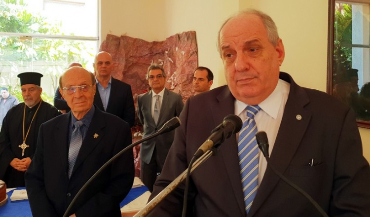 Παμμακεδονική Ομοσπονδία Αυστραλίας: Ανεπιθύμητος ο Τέρενς Κουίκ (ηχητικό)