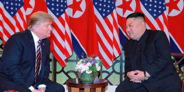 Γιατί ναυάγησε η συμφωνία ΗΠΑ-Β. Κορέας για τον πυρηνικό αφοπλισμό της Πιονγκγιάνγκ