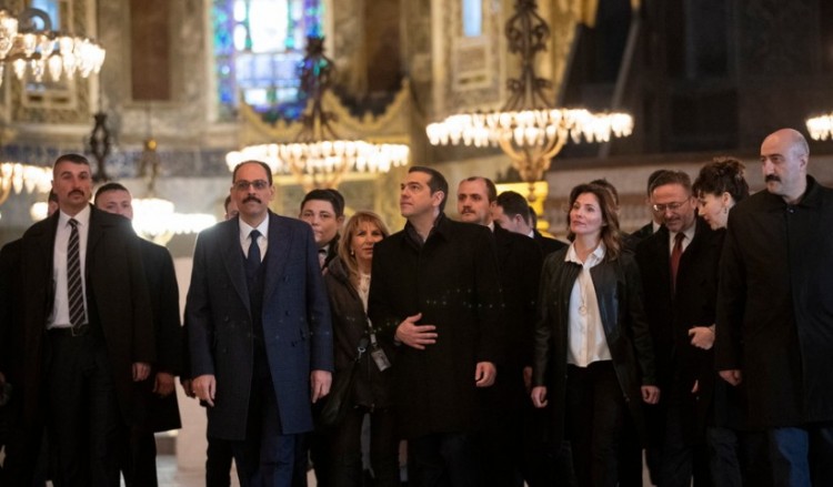Στην Αγια-Σοφιά ο Τσίπρας, ξεναγήθηκε από τον εκπρόσωπο του Ερντογάν (φωτο, βίντεο)