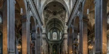 Παρίσι: Φωτιά στον ιστορικό ναό του Αγ. Σουλπικίου