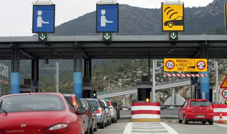 Καραμπόλα στην Αττική Οδό και απίστευτο μποτιλιάρισμα