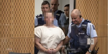 Νέα Ζηλανδία: Κατηγορίες για 50 ανθρωποκτονίες από πρόθεση και 39 απόπειρες ανθρωποκτονίας αντιμετωπίζει ο Μπρέντον Τάραντ