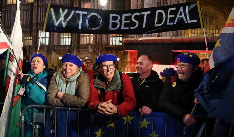 Brexit: Τα τέσσερα σενάρια και το κρίσιμο 15νθήμερο για τη Βρετανία