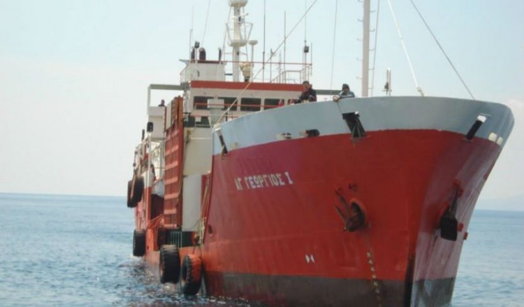 Άνδρος: Δεξαμενόπλοιο προσάραξε ανοιχτά του Γαυρίου