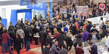 Το ελληνικό δαιμόνιο «στέλνει» τον Τζορτζ Κλούνεϊ για τσάι...