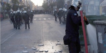 Μικροεπεισόδια από ομάδα αντιεξουσιαστών στον Πειραιά