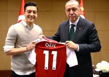 Επίσημος προσκεκλημένος ο Ερντογάν στο γάμο του ποδοσφαιριστή Μεσούτ Οζίλ