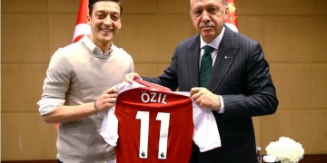 Επίσημος προσκεκλημένος ο Ερντογάν στο γάμο του ποδοσφαιριστή Μεσούτ Οζίλ