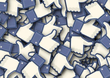 Το Facebook κήρυξε τον πόλεμο στο λεγόμενο «αντιεμβολιαστικό κίνημα»