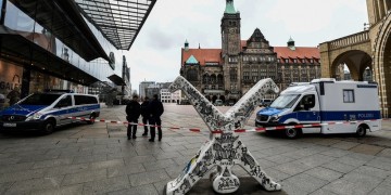 Όλα εντάξει στη Γερμανία μετά τις προειδοποιήσεις για βόμβες σε έξι πόλεις