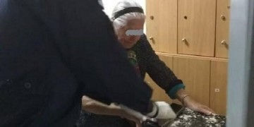 «Παγώνει» το πρόστιμο στην 90χρονη που πουλούσε τερλίκια σε λαϊκή της Θεσσαλονίκης