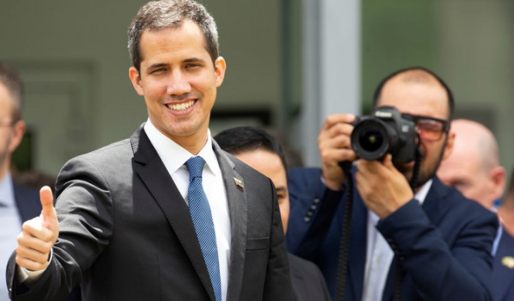 Βενεζουέλα: Ο Χουάν Γκουαϊδό επιστρέφει στη χώρα και καλεί σε διαδηλώσεις