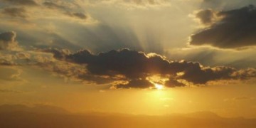 Μικρή βελτίωση του καιρού σήμερα – Παραμένουν οι ισχυροί άνεμοι στο Αιγαίο