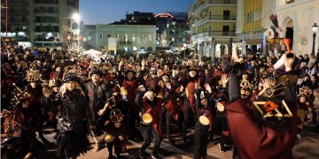 Καλοκαιρινό καρναβάλι ανήγγειλε ο δήμαρχος Πατρέων Κώστας Πελετίδης (βίντεο)