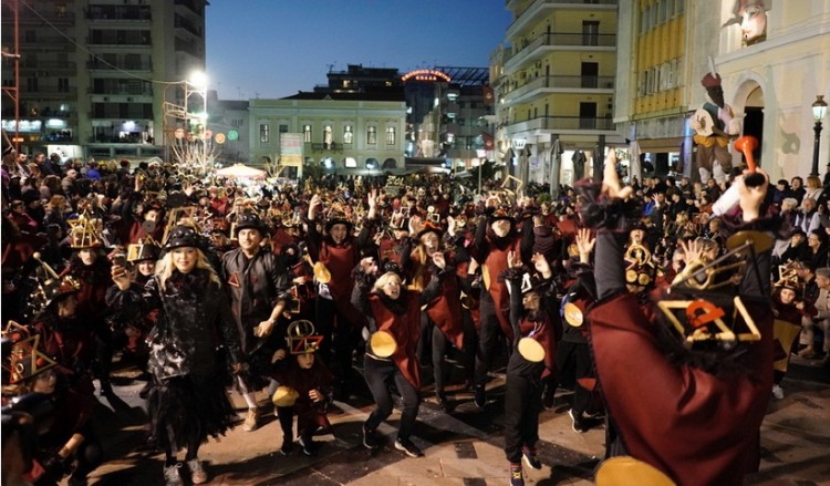 Καλοκαιρινό καρναβάλι ανήγγειλε ο δήμαρχος Πατρέων Κώστας Πελετίδης (βίντεο)