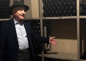Κιλκίς: Διαρρήκτες έκλεψαν εκατοντάδες φιάλες κρασιού στη Γουμένισσα!