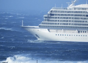 Νορβηγία: Διακόπηκε η επιχείρηση εκκένωσης του κρουαζιερόπλοιου Viking Sky