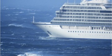 Νορβηγία: Διακόπηκε η επιχείρηση εκκένωσης του κρουαζιερόπλοιου Viking Sky