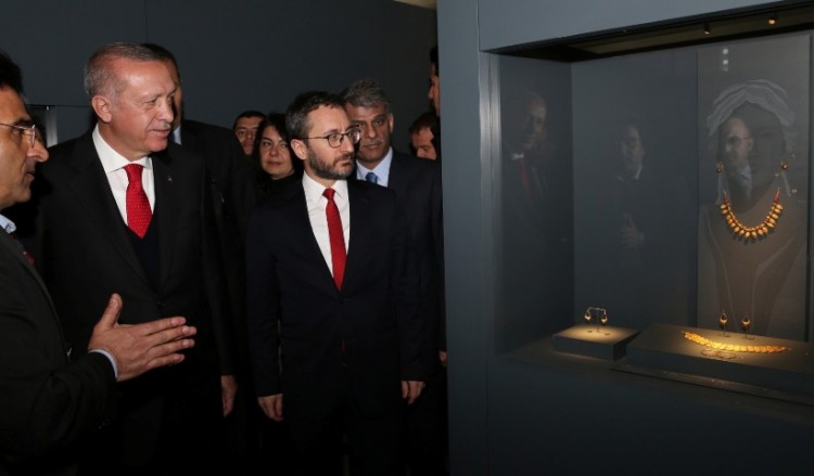 Η Ωραία Ελένη και ο Αχιλλέας μιλούν τουρκικά στο νέο μουσείο της Τροίας!