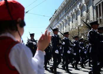 25η Μαρτίου: Στρατιωτική παρέλαση στην Αθήνα με το «Μακεδονία ξακουστή» (φωτο, βίντεο)