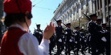 25η Μαρτίου: Στρατιωτική παρέλαση στην Αθήνα με το «Μακεδονία ξακουστή» (φωτο, βίντεο)