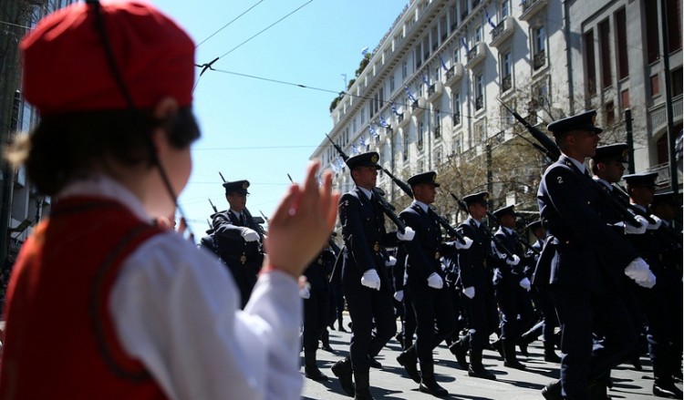 25η Μαρτίου: Στρατιωτική παρέλαση στην Αθήνα με το «Μακεδονία ξακουστή» (φωτο, βίντεο)