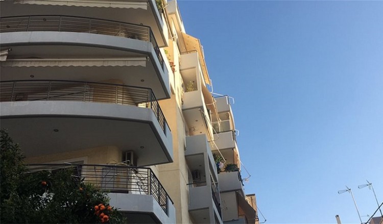 Νέος Κόσμος: Σοκάρουν οι μαρτυρίες για την τραγωδία με τη μητέρα και το παιδί που έπεσαν από τον 5ο όροφο