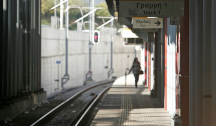 Δεν κυκλοφορούν σήμερα προαστιακός και τρένα 2