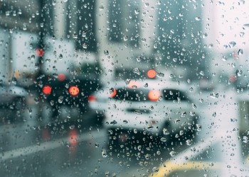Βροχερός καιρός σήμερα – Πού θα είναι έντονα τα φαινόμενα