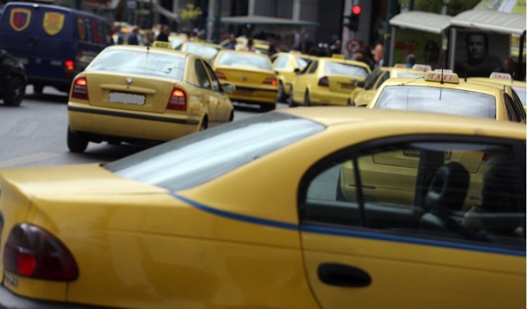 Σύντομα και δεύτερος επιβάτης στα ταξί