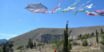 Λάρισα: Με το «μπουρανί» κορυφώθηκαν οι αποκριάτικες εκδηλώσεις στον Τύρναβο