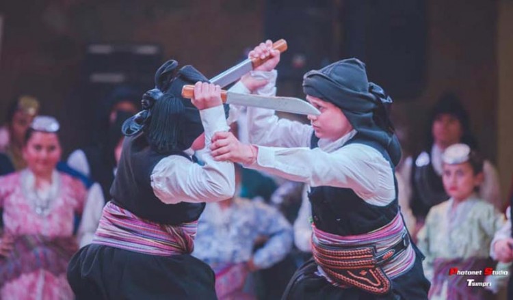 Τίμησαν τη Μακεδονία στον ετήσιο χορό της Ευξείνου Λέσχης Χαρίεσσας (φωτο, βίντεο)