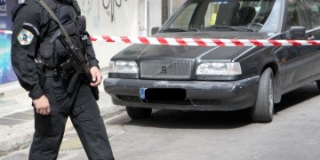 Αγία Βαρβάρα: Βομβιστική επίθεση σε αυτοκίνητο εκδότη